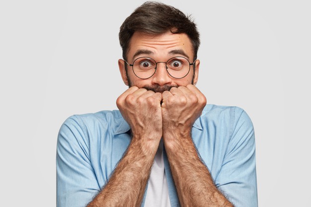 اعتماد به نفس چیست؟pdf،تعریف اعتماد به نفس،تمرین روزانه اعتماد به نفس، افزایش اعتماد به نفس در زنان،دختر بی اعتماد به نفس،افزایش اعتماد به نفس در مقابل دیگران،انواع اعتماد به نفس،مقاله در مورد اعتماد به نفس