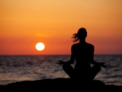 حرکات یوگا و مدیتیشن،بهترین ورزش برای از بین بردن استرس،ورزشی که قدرت روحی را تقویت میکند چیست،چگونه یوگا یاد بگیریم،چرا یوگا درمان است،سیکل ضد خشم در یوگا،فواید حرکت پروانه در یوگا،حرکت بالاسانا